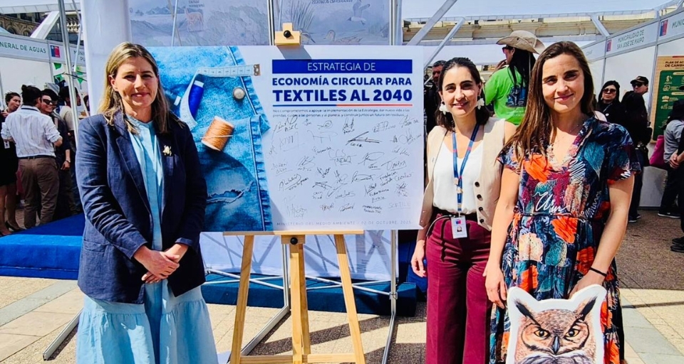 CCS participa en la firma de la Estrategia de Economía Circular para Textiles al 2040