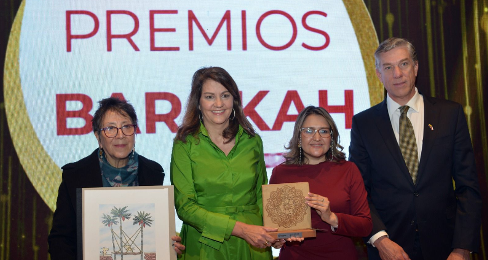 María Teresa Vial recibe Premio Barakah en la III Cumbre Mundial...
